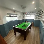 Apartman Corner House