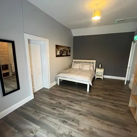 Corner House Апартаменты Castlecomer