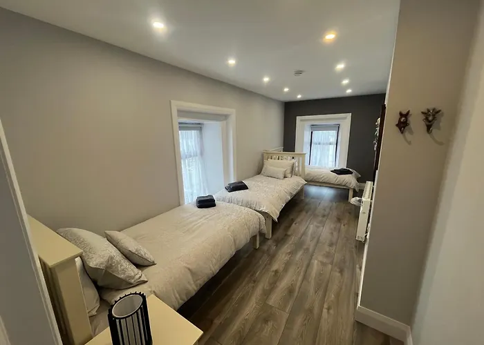 Apartment Corner House *