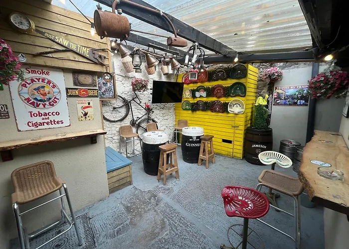 Apartment Corner House *